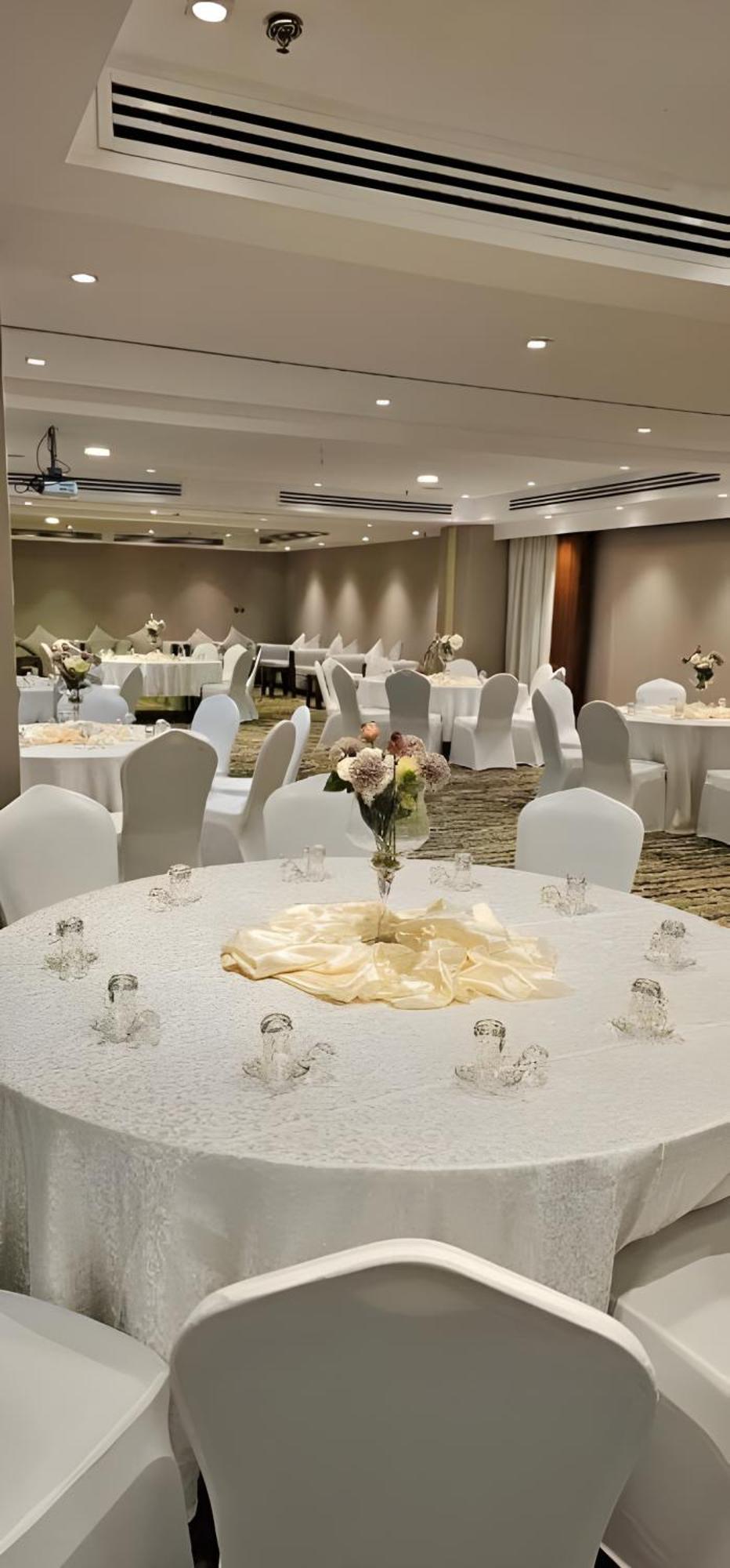 Continent Sumou Hotel Khobar Bagian luar foto
