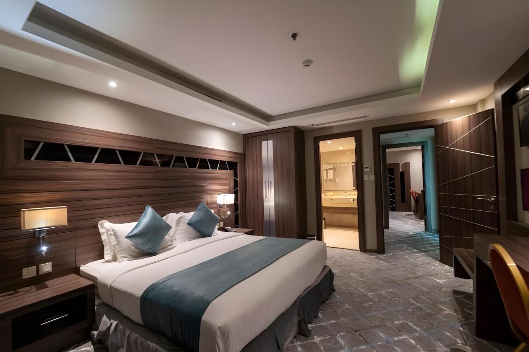 Continent Sumou Hotel Khobar Bagian luar foto