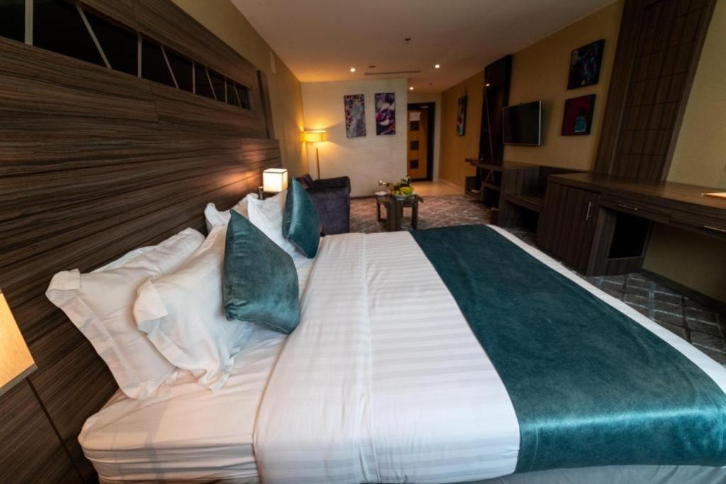 Continent Sumou Hotel Khobar Bagian luar foto
