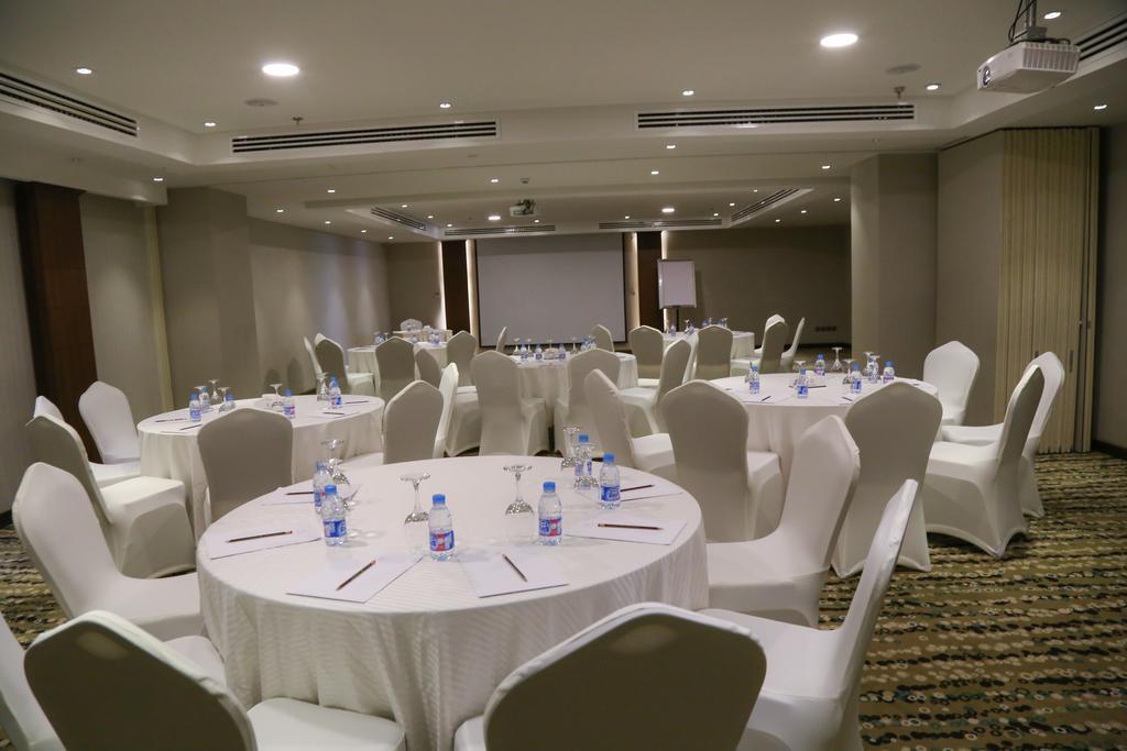 Continent Sumou Hotel Khobar Bagian luar foto